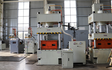 四柱液壓機(jī)（結(jié)構(gòu)、范圍、特點(diǎn)）詳解